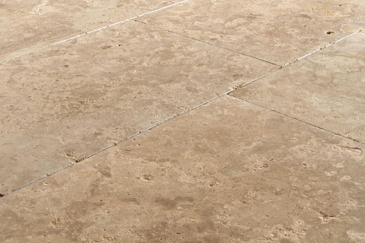 TRAVERTINE RUSTIC — Travertino