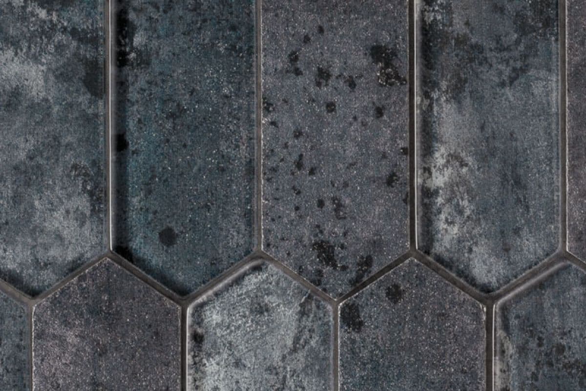 INS 08 Noir — Insolence 1